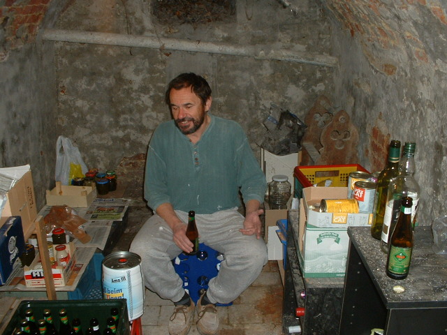 Luz w piwnicznej izbie